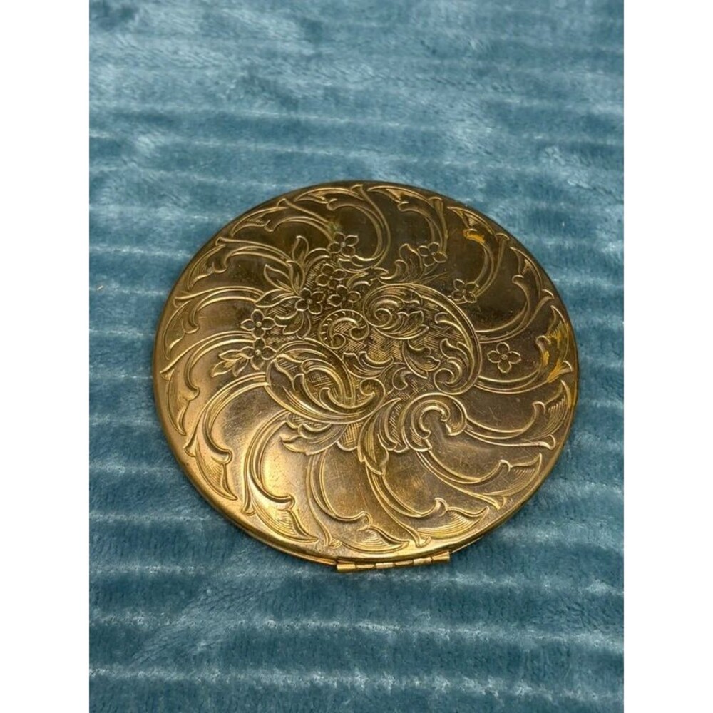 1940s Volupte USA Brass Makeup Compact Embossed Flower Design Mirror see desc